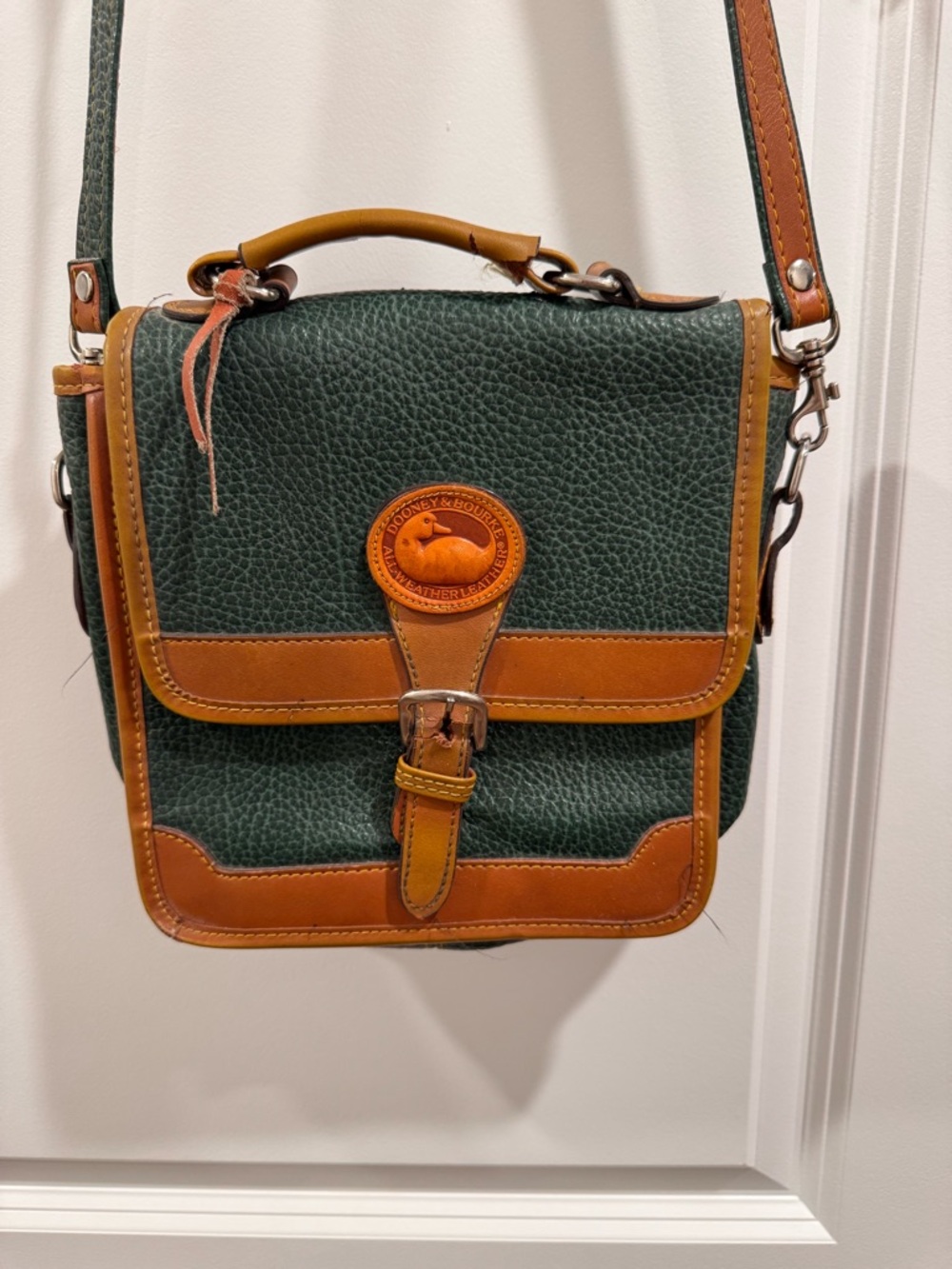 vintage Dooney & Bourke All-Weather Leather Surrey bag